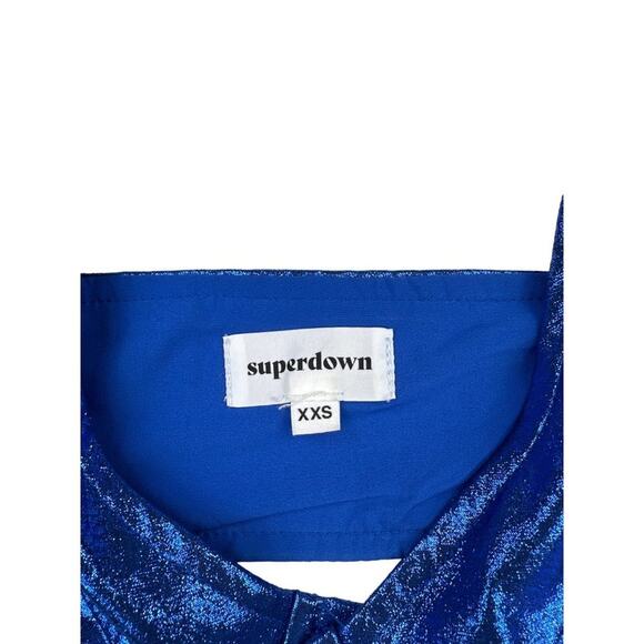 Superdown - Deanna Halter Wrap Top in Metallic Blue - Picture 2 of 4